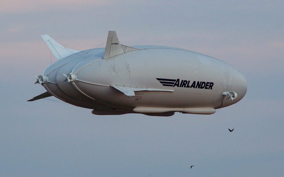 První let vzducholodě Airlander 10 dopadl lépe.