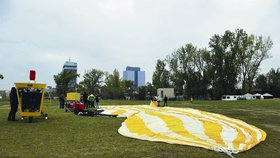 Fossetovu vzducholoď včera organizátoři rozložili na Rohanském ostrově.