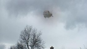 Utrhlá vzducholoď zamířila do oblak