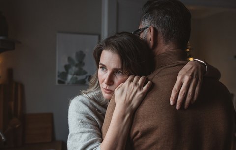 Jak se udobřit s kolegyní, sestrou nebo partnerem? Tohle radí terapeutka!