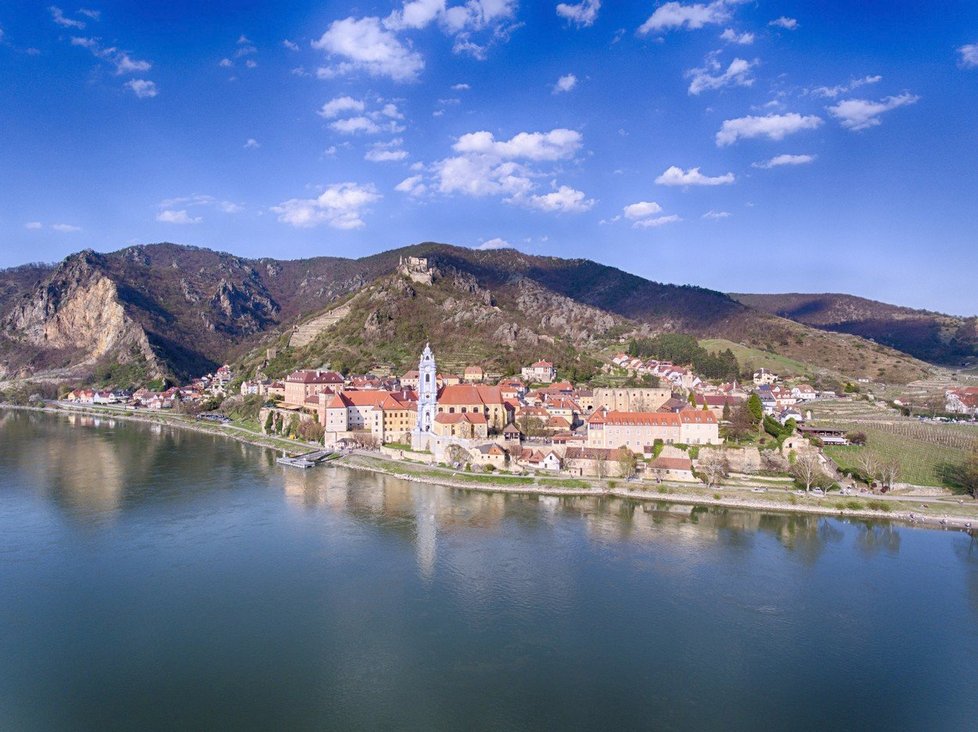 Malebné údolí v okolí Wachau v Rakousku.