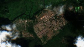 Satelitní snímky zachytily stavbu tábora pro wagnerovce v Bělorusku (červen 2023).