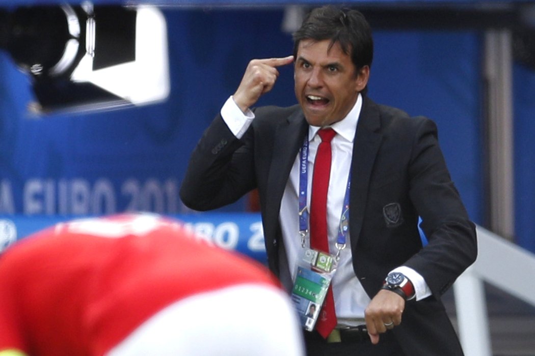 Naštvaný trenér Walesu Chris Coleman