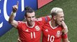 Fotbalisté Walesu slaví rozhodující gól proti Severnímu Irsku