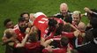Fotbalisté Walesu slaví gól proti Belgii