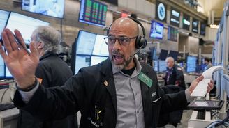 Výplach na trzích. S&P 500 a Dow Jones prudce klesly, Trumpovy hrozby ženou zlato na rekord Výplach na trzích. S&P 500 a Dow Jones prudce klesly, Trumpovy hrozby ženou zlato na rekord