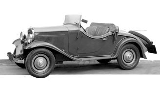 Dvoumístný Walter Junior Roadster s karoserií od firmy Leitner. Dvoumístný Walter Junior Roadster s karoserií od firmy Leitner.