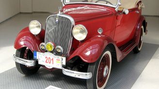 Čtyřmístný kabriolet Walter Junior byl součástí výstavy obrazů historických vozidel Václava Zapadlíka. Čtyřmístný kabriolet Walter Junior byl součástí výstavy obrazů historických vozidel Václava Zapadlíka.