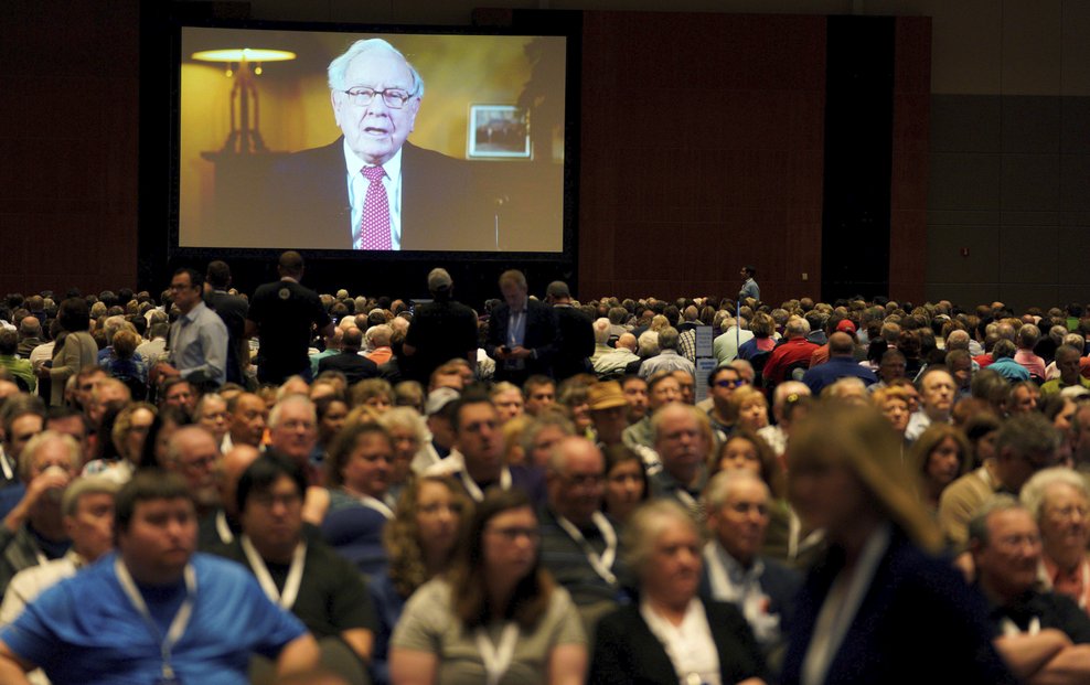 Warren Buffett promluvil v Omaze při výročním setkání jeho firmy