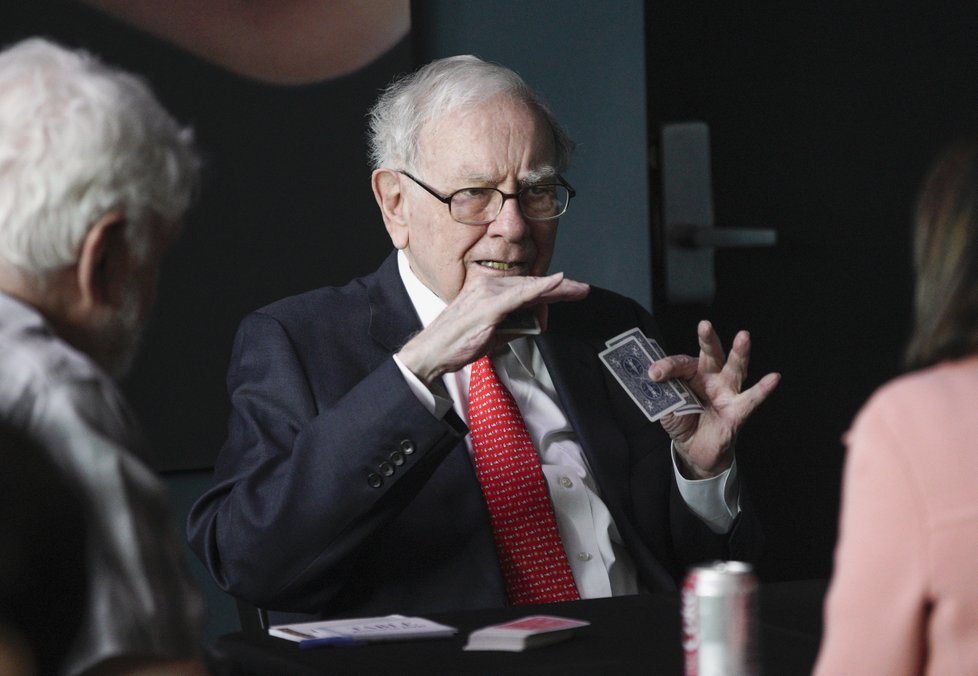 Warren Buffett během partičky bridge