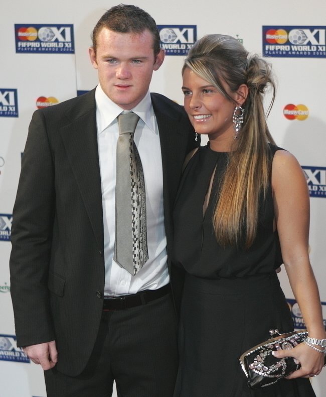 Wayne Rooney si urobil poriadnu hanbu, za čo ho nepochválila ani manželka Coleen.
