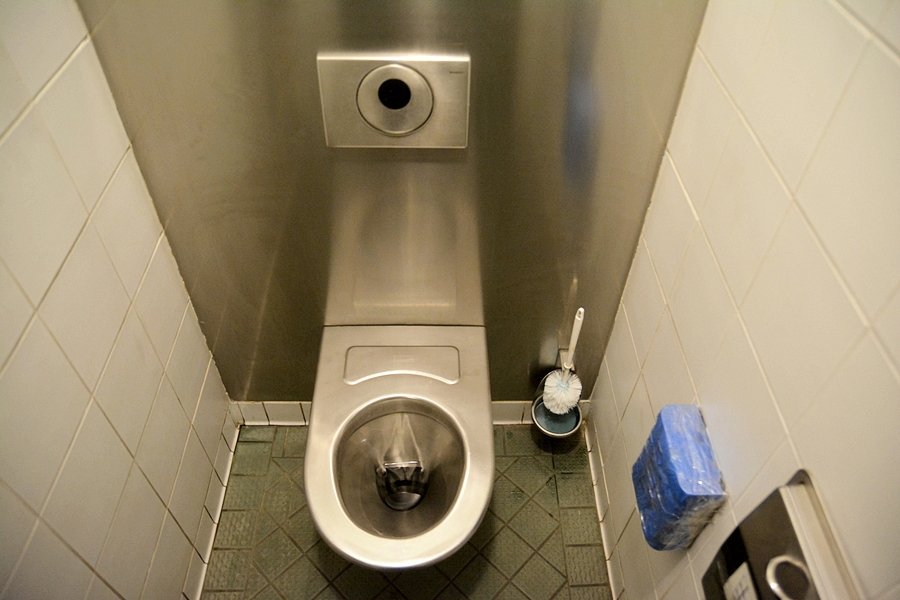 Veřejné záchody na Kampě