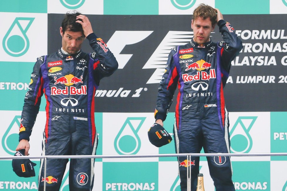 Mark Webber a Sebastian Vettel na stupních vítězů spolu moc po VC Malajsie neslavili.