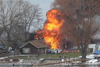 Drama v USA: Šílenec chtěl zapálit celou čtvrť, zastřelil dva hasiče!