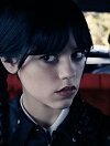 Wednesday Addams hraje Jenna Ortega.