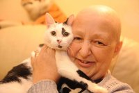Kočka ženě zachránila život. Objevila, že má rakovinu!
