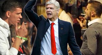 Wenger vyhlásil válku kuřákům: Koho chytím, půjde do rezervy!