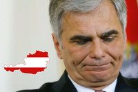 Šéf rakouské vlády Faymann rezignoval. Vaz mu zlomil prezidentský debakl