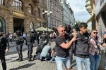 Policisté museli řešit vážný konflikt fanoušků v Rytířské ulici