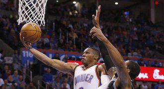 Oklahoma vyhrála v NBA po dvou nastaveních, kraloval Westbrook