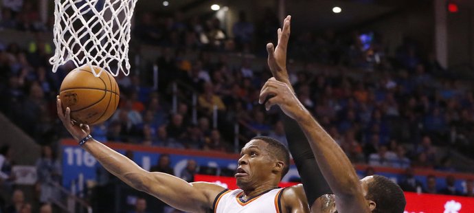 Oklahoma vyhrála v NBA po dvou nastaveních, kraloval Westbrook