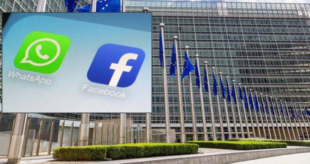 Facebook dostal třímiliardovou pokutu v Bruselu. Klamal při převzetí WhatsAppu