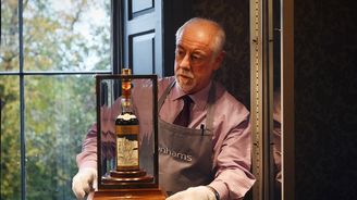 Vzácná skotská whisky je lepší investicí než diamanty a Ferrari Vzácná skotská whisky je lepší investicí než diamanty a Ferrari