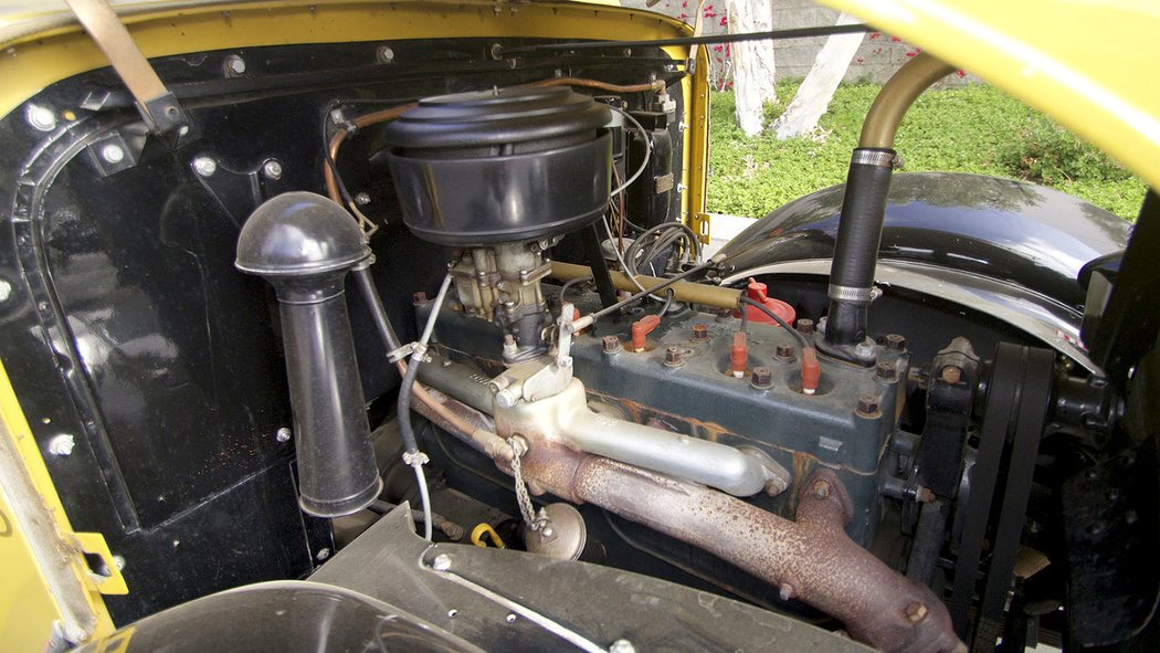 White Model 706 Yellowstone Park Bus (1937)