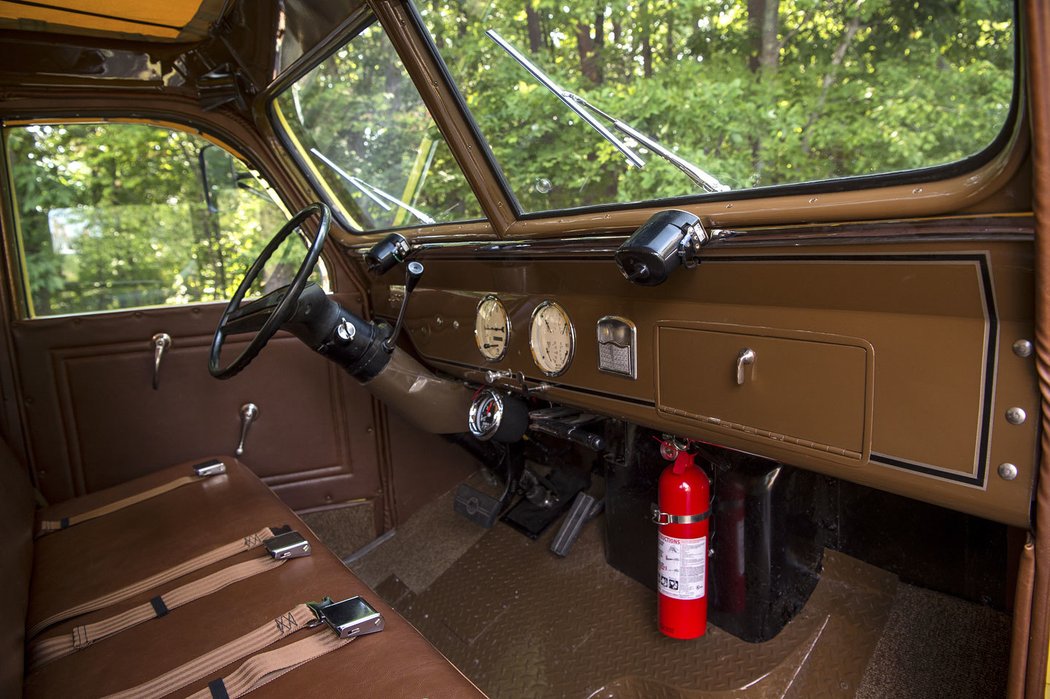 White Model 706 Yellowstone Park Tour Bus by Bender (1937)