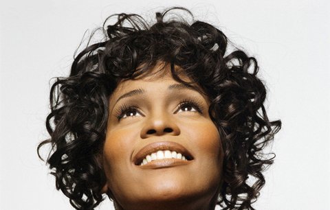 Whitney Houston: Jen drogy a pyžamo