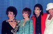 1988: S přáteli. Zleva: Elizabeth Taylor, Liza Minnelli, Michael Jackson, Whitney. Z této fotky je na živu už jen zpěvačka Liza Minnelli.