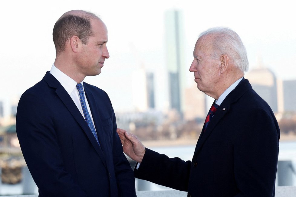 Britský princ William se prošel po bostonském nábřeží s prezidentem Bidenem