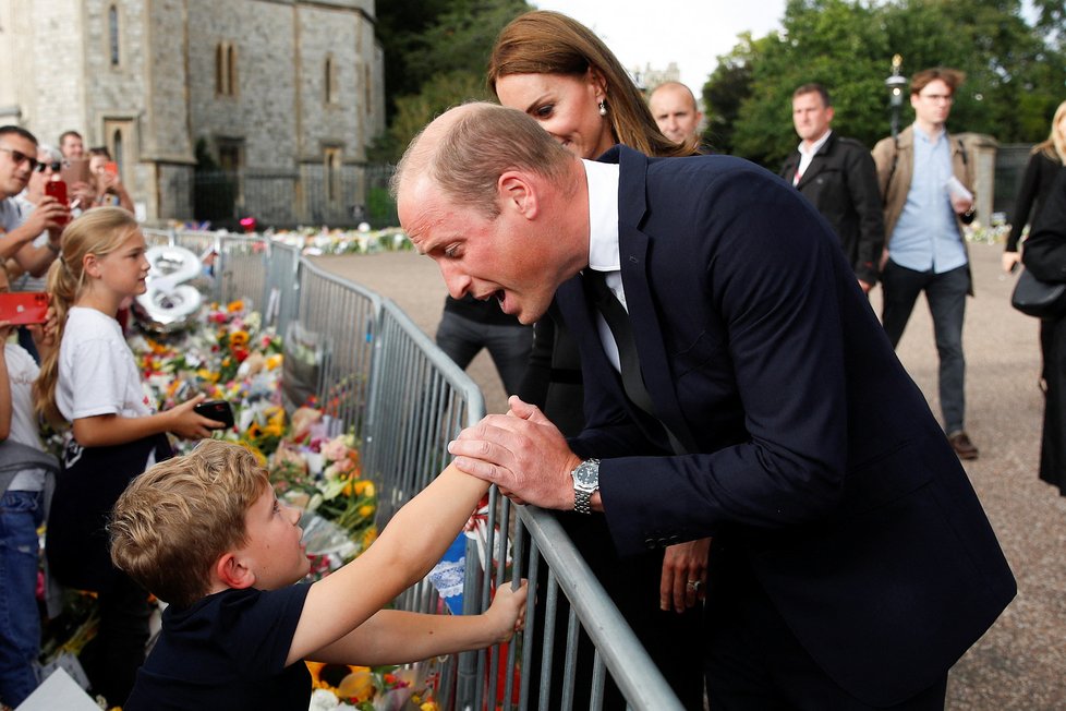 William s Kate a Harry s Meghan u Windsoru.