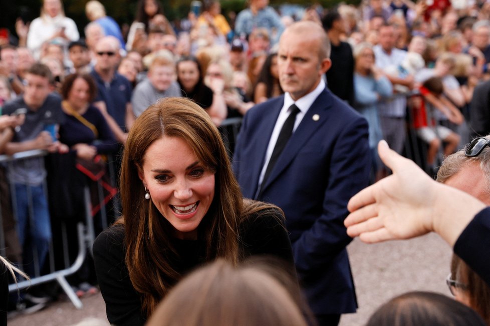 William s Kate a Harry s Meghan u Windsoru.