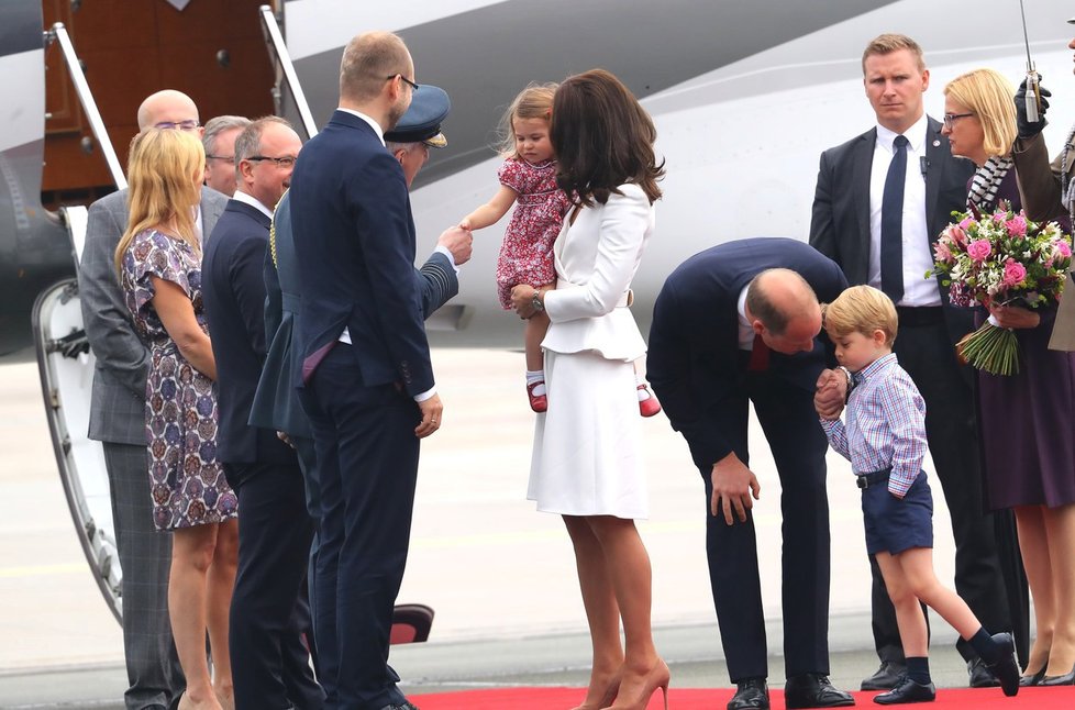 Vévodkyně Kate, princ William a děti přijeli do Polska.