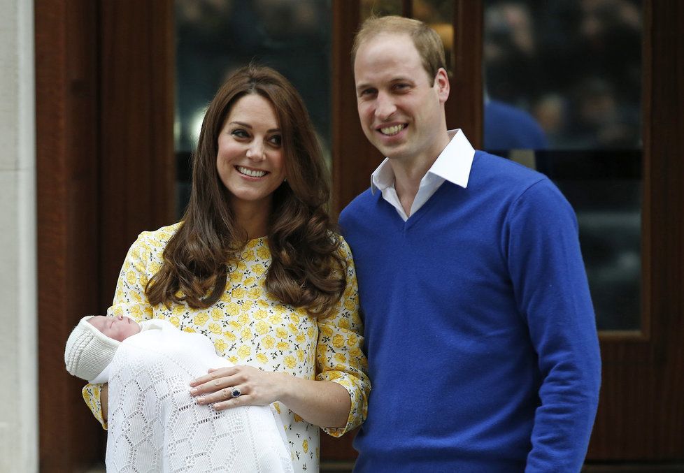 2015 - Kate a William s novorozenou Charlotte