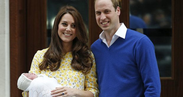 Kate a William s novorozenou dcerkou Charlotte v roce 2015