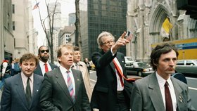 Václav Havel a William Luers v roce 1990 v New Yorku