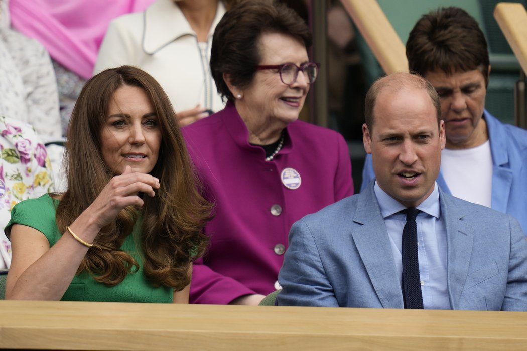 Princ William s vévodkyní z Cambridge v královské lóži wimbledonského centrkurtu