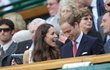 Kate a William v roce 2011 na Wimbledonu