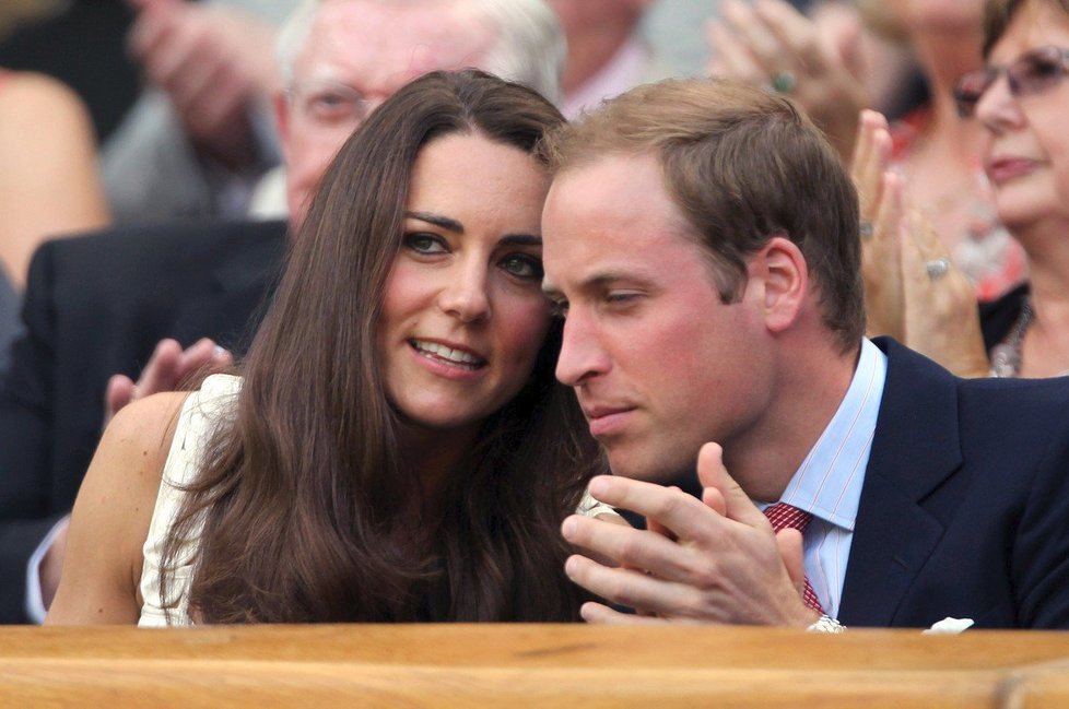 Kate a William v roce 2011 na Wimbledonu