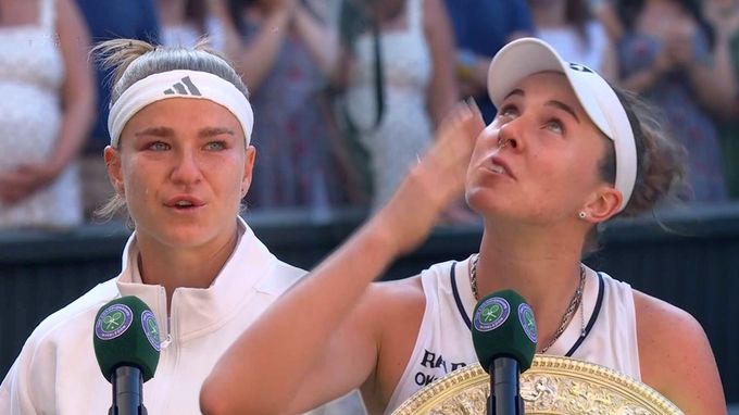 České slzy ve Wimbledonu. Šampionka Nosková děkovala mamince do nebe, vtipy o kamarádství České slzy ve Wimbledonu. Šampionka Nosková děkovala mamince do nebe, vtipy o kamarádství
