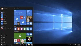 Úvodní obrazovka operačního systému Windows 10.