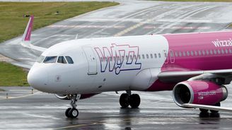 Největší akcionář aerolinek Wizz Air snížil svůj podíl, inkasoval 12 miliard