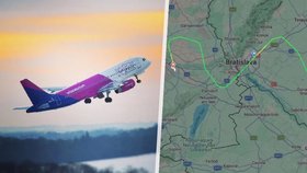 Letadlo Wizz Air před Bratislavou přerušilo přistání.