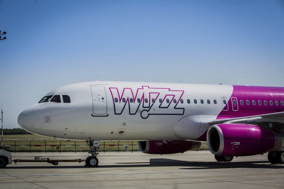 Nízkonákladová letecká společnost Wizzair zruší svou pražskou základnu. V nabídce zůstanou tři linky