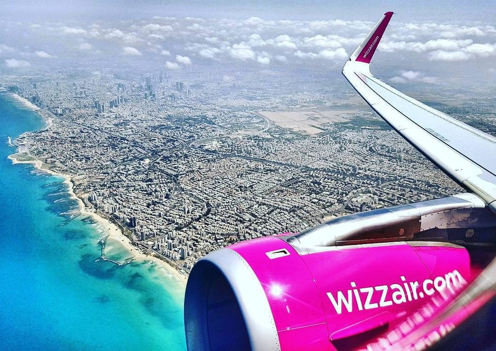 Nízkonákladová letecká společnost Wizzair zruší svou pražskou základnu. V nabídce zůstanou tři linky