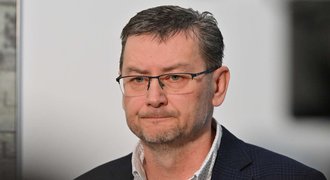 Fotbalový skandál ONLINE: Wolf vystoupil z FAČR, etická komise s ním zastavila řízení Fotbalový skandál ONLINE: Wolf vystoupil z FAČR, etická komise s ním zastavila řízení