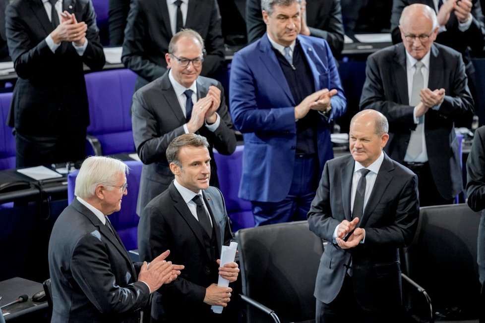 Pieta za Wolfganga Schäubleho: Francouzský prezident Emmanuel Macron (22.1.2024)
