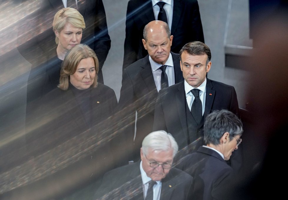 Pieta za Wolfganga Schäubleho: Francouzský prezident Emmanuel Macron (22.1.2024)